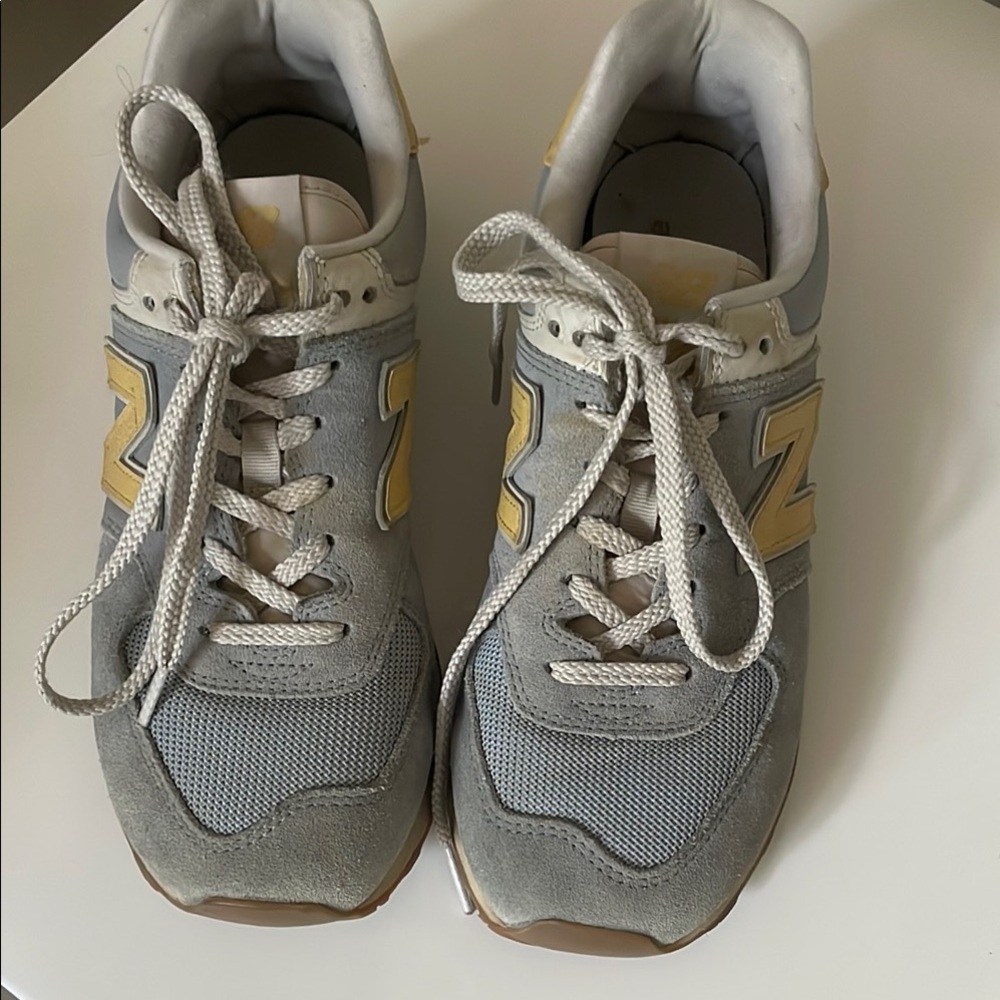 New Balance Light Blue and Yellow Size 8